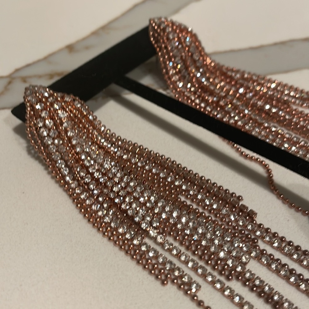 Humble Chic rose gold earrings - Picture 6 of 7